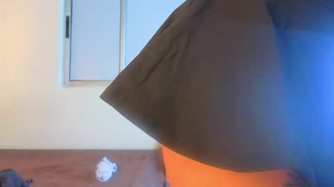 Snapshot of ey_im_simone_ chatting on June 3, 12:19 pm online show from June 3, 12:19 pm