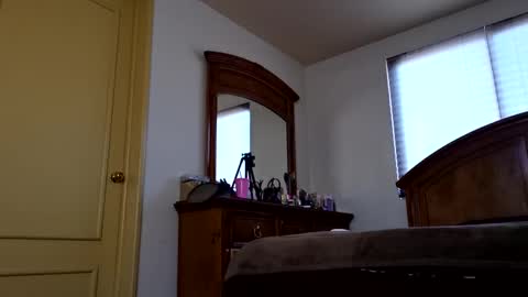 Snapshot of eymi09 chatting on January 28, 8:36 pm Kim20 online show from January 28, 8:36 pm