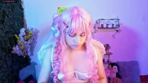 Snapshot of eymmy_24 chatting on February 15, 7:51 am eymmy_24 online show from February 15, 7:51 am