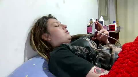 Snapshot of ezlngirl chatting on February 9, 1:31 am Aimee online show from February 9, 1:31 am