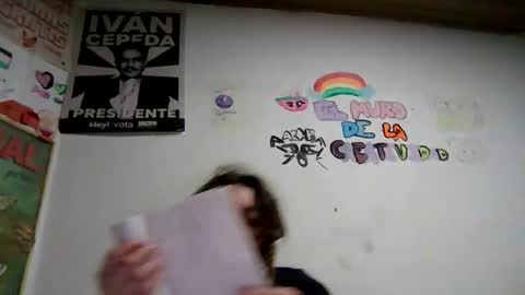 Snapshot of ezlngirl chatting on March 16, 4:18 am Aimee online show from March 16, 4:18 am