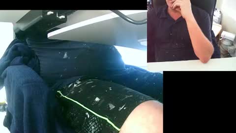 Snapshot of ezondi1 chatting on February 6, 2:33 am EZONDI online show from February 6, 2:33 am