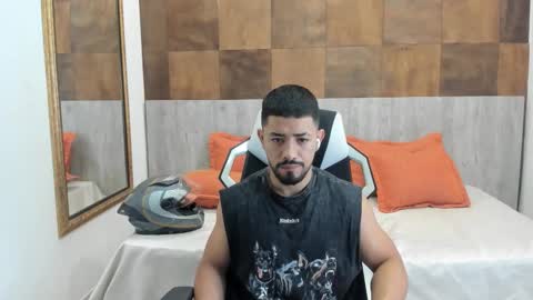 Ezzio Scolaro online show from September 15, 1:55 pm