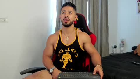 Ezzio Scolaro online show from February 27, 9:59 pm