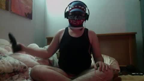 Snapshot of f2mslut chatting on December 15, 5:01 am Leo Bourdon online show from December 15, 5:01 am