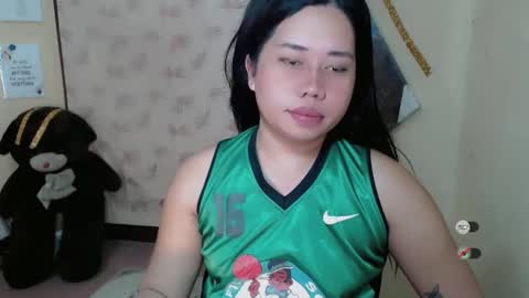 Snapshot of f3ckdollucy chatting on March 11, 8:20 am yanna online show from March 11, 8:20 am