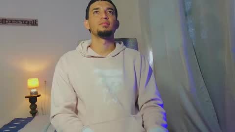 Snapshot of fabi_calde chatting on December 11, 2:22 pm fabi online show from December 11, 2:22 pm