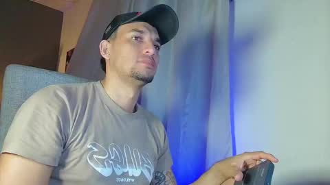 Snapshot of fabi_calde chatting on February 4, 4:15 am fabi online show from February 4, 4:15 am