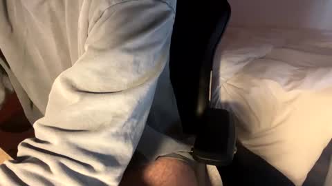 Snapshot of fabian_196 chatting on January 1, 10:32 am Call me bitch online show from January 1, 10:32 am