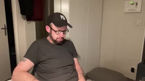 fabiothick online show from March 22, 1:09 am