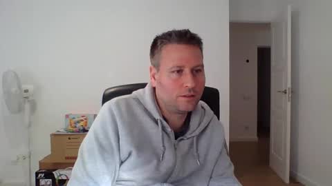 Snapshot of faer_087 chatting on November 12, 9:53 am faer_087 online show from November 12, 9:53 am