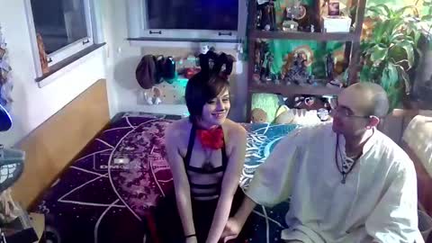 Snapshot of faewildflower chatting on November 14, 6:01 am faewildflower online show from November 14, 6:01 am