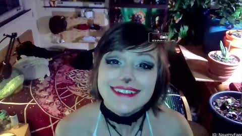 Snapshot of faewildflower chatting on November 16, 4:51 am faewildflower online show from November 16, 4:51 am