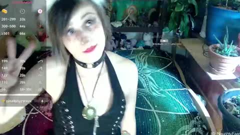 Snapshot of faewildflower chatting on December 2, 4:29 am faewildflower online show from December 2, 4:29 am