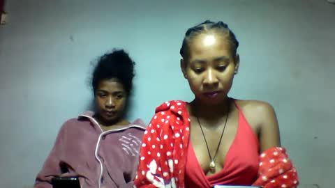 faiqua95 online show from April 27, 6:39 pm