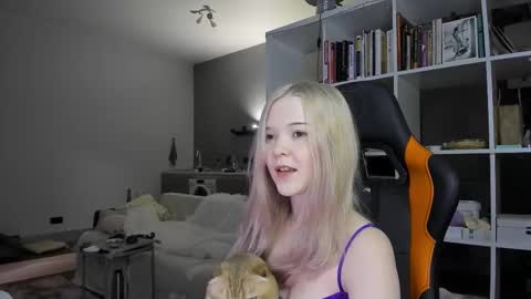 Snapshot of fairy_casey chatting on November 21, 6:50 pm fairy_casey online show from November 21, 6:50 pm