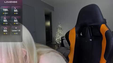 Snapshot of fairy_casey chatting on December 5, 7:32 pm fairy_casey online show from December 5, 7:32 pm