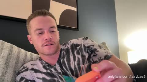 Travis online show from November 9, 7:39 am