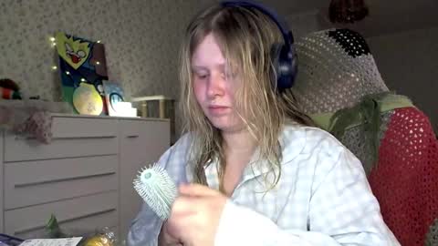 Snapshot of fairydreams_ chatting on October 31, 10:22 pm Arisha online show from October 31, 10:22 pm