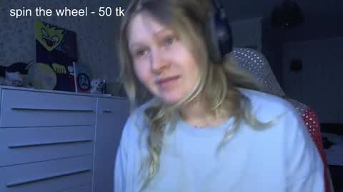 Snapshot of fairydreams_ chatting on December 15, 11:47 am Arisha online show from December 15, 11:47 am