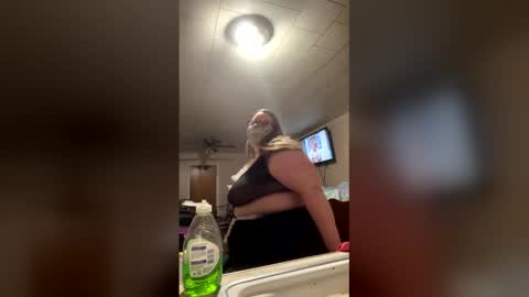 Snapshot of fairyfrostbite chatting on December 16, 4:06 am fairyfrostbite online show from December 16, 4:06 am