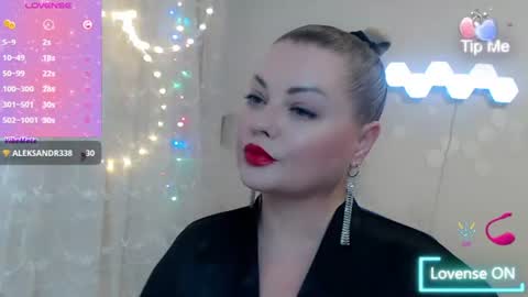 Snapshot of fairyjewell chatting on June 20, 3:26 pm Jewell online show from June 20, 3:26 pm