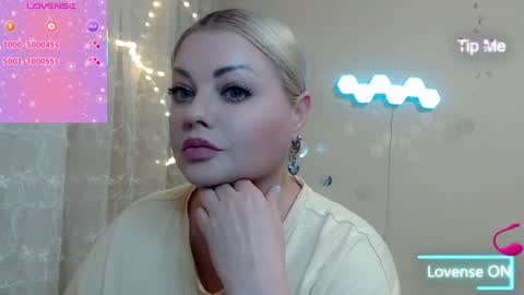 Snapshot of fairyjewell chatting on July 29, 7:34 pm Jewell online show from July 29, 7:34 pm