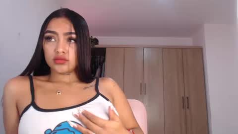 fairylatin online show from January 30, 8:21 pm