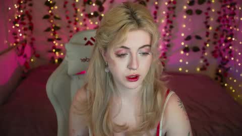 Vi  online show from April 1, 3:20 pm