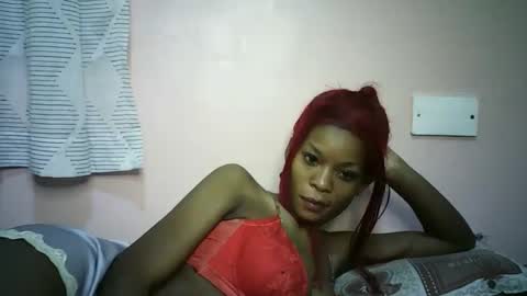 faizah_ online show from April 30, 4:13 pm
