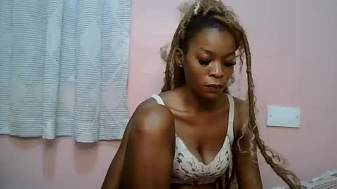 Snapshot of faizah_ chatting on May 21, 10:50 pm faizah_ online show from May 21, 10:50 pm