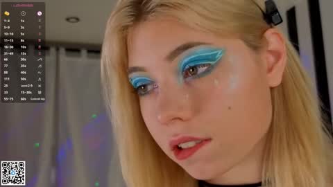 Snapshot of falinegelling chatting on November 17, 4:18 am Emilia online show from November 17, 4:18 am