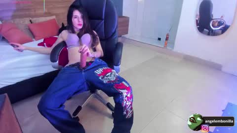 Megan    630  1330 -5 online show from November 13, 12:37 pm