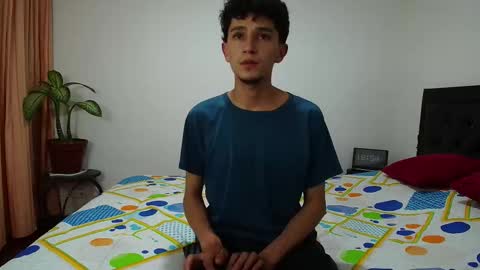 Snapshot of fallgays chatting on November 17, 11:54 pm FallGays online show from November 17, 11:54 pm