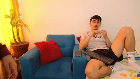Snapshot of fallgays chatting on June 4, 4:24 pm FallGays online show from June 4, 4:24 pm
