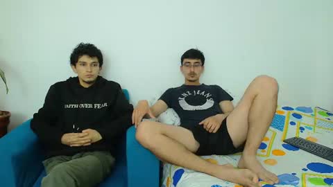 Snapshot of fallgays chatting on June 24, 2:32 am FallGays online show from June 24, 2:32 am