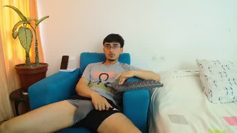 Snapshot of fallgays chatting on July 9, 6:01 pm FallGays online show from July 9, 6:01 pm