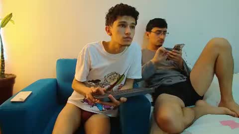 Snapshot of fallgays chatting on July 17, 3:07 pm FallGays online show from July 17, 3:07 pm