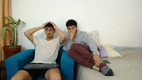 Snapshot of fallgays chatting on July 26, 3:58 am FallGays online show from July 26, 3:58 am