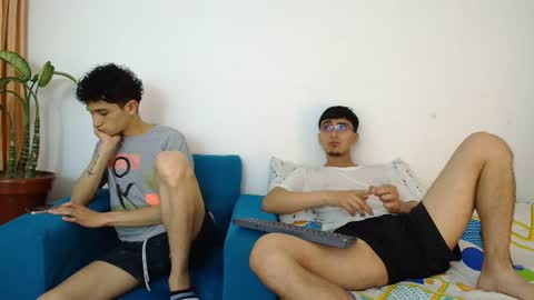 Snapshot of fallgays chatting on July 28, 2:29 am FallGays online show from July 28, 2:29 am