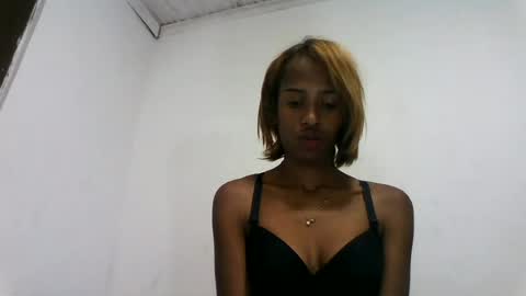 fallinah01 online show from July 25, 4:26 pm