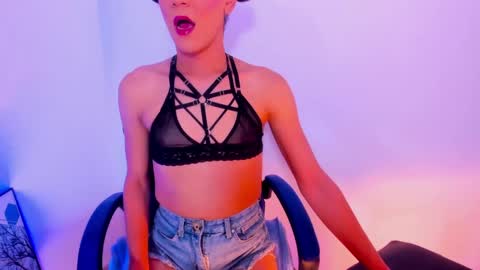 Snapshot of fanasy_andreadollx chatting on February 15, 7:06 am Andrea online show from February 15, 7:06 am