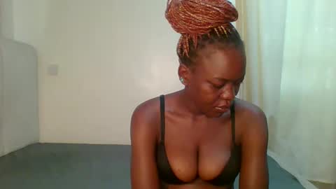 Snapshot of fancyfingers_ chatting on January 11, 11:12 am fancyfingers1 online show from January 11, 11:12 am