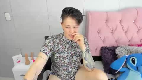 Snapshot of fanny_18 chatting on November 19, 1:49 am FANNY online show from November 19, 1:49 am