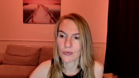 Fanny online show from December 3, 6:28 pm