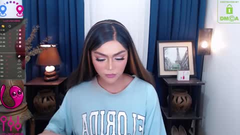 Snapshot of fantacyoflove chatting on December 17, 8:45 am YASI online show from December 17, 8:45 am