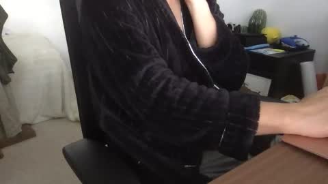 Snapshot of fantasticbake1 chatting on September 10, 12:43 am fantasticbake1 online show from September 10, 12:43 am