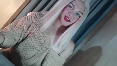 DANIELLA - DONT FORGET TO GIVE ME A THUMBSU UP online show from February 7, 11:19 pm