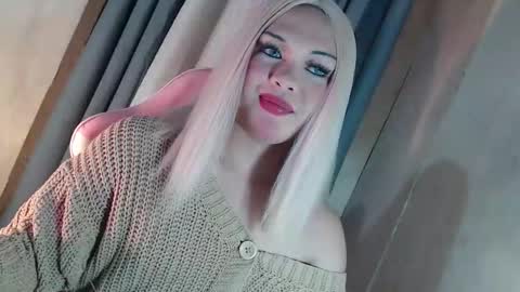 DANIELLA - DONT FORGET TO GIVE ME A THUMBSU UP online show from March 13, 10:38 pm