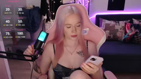 Snapshot of fantasy_lisa chatting on January 9, 2:47 am Lisa online show from January 9, 2:47 am